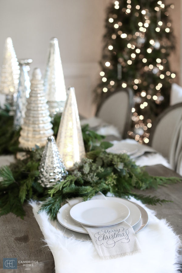 Simple Christmas Dining Table Settings - Cambridge Home Company