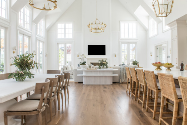 Coastal Manor Family Dining Kitchen